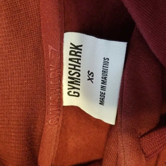 Gymshark cropped hoodie size XS in a pretty burgundy color. - Picture 3 of 3